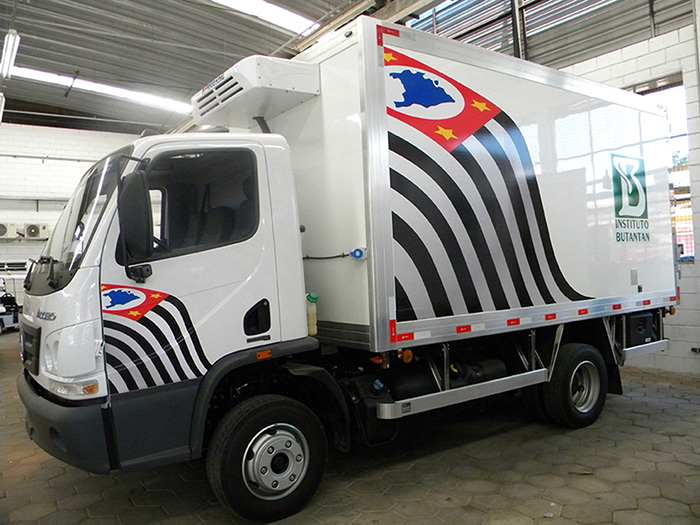 adesivagem-de-caminhoes-vans_09